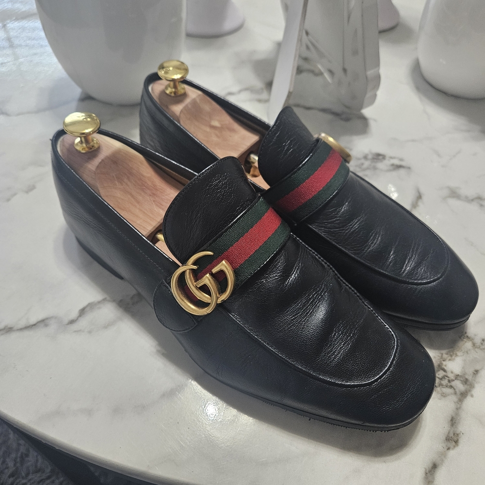 Gucci Black Leather Loafers with Gold Accent